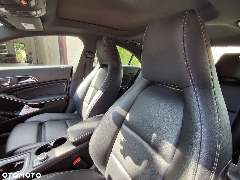 Mercedes-Benz CLA 250 4Matic 7G-DCT - 14