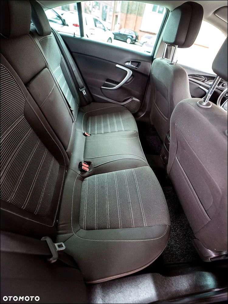 Opel Insignia - 35