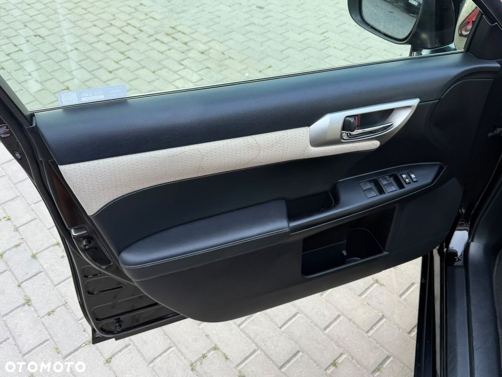 Lexus CT 200h Elite - 12