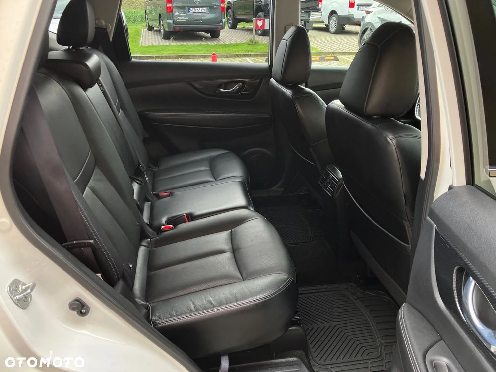 Nissan X-Trail 1.6 DIG-T Tekna 2WD 7os - 21