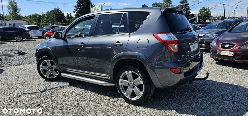 Toyota RAV4 - 8