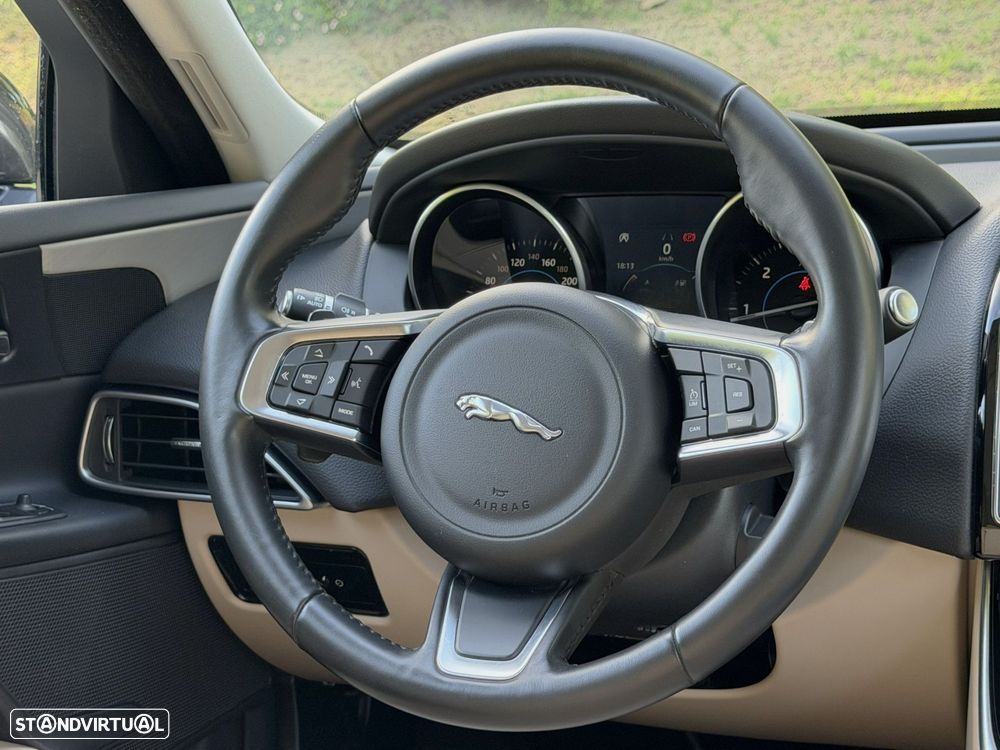 Jaguar XE 2.0 D Prestige Aut. - 16