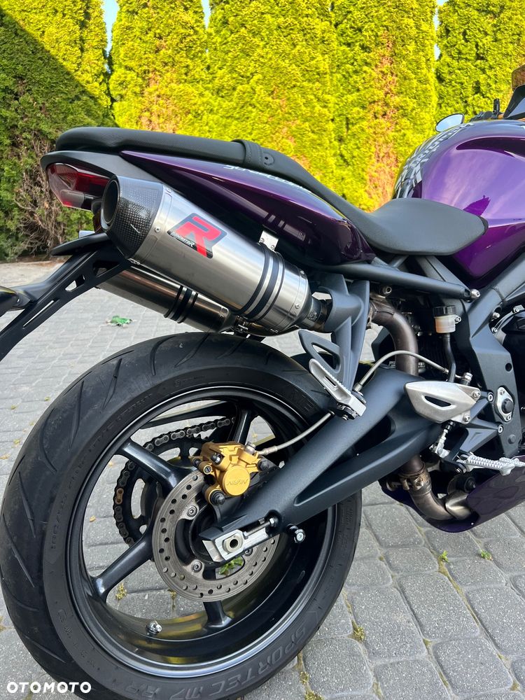 Triumph Street Triple - 4