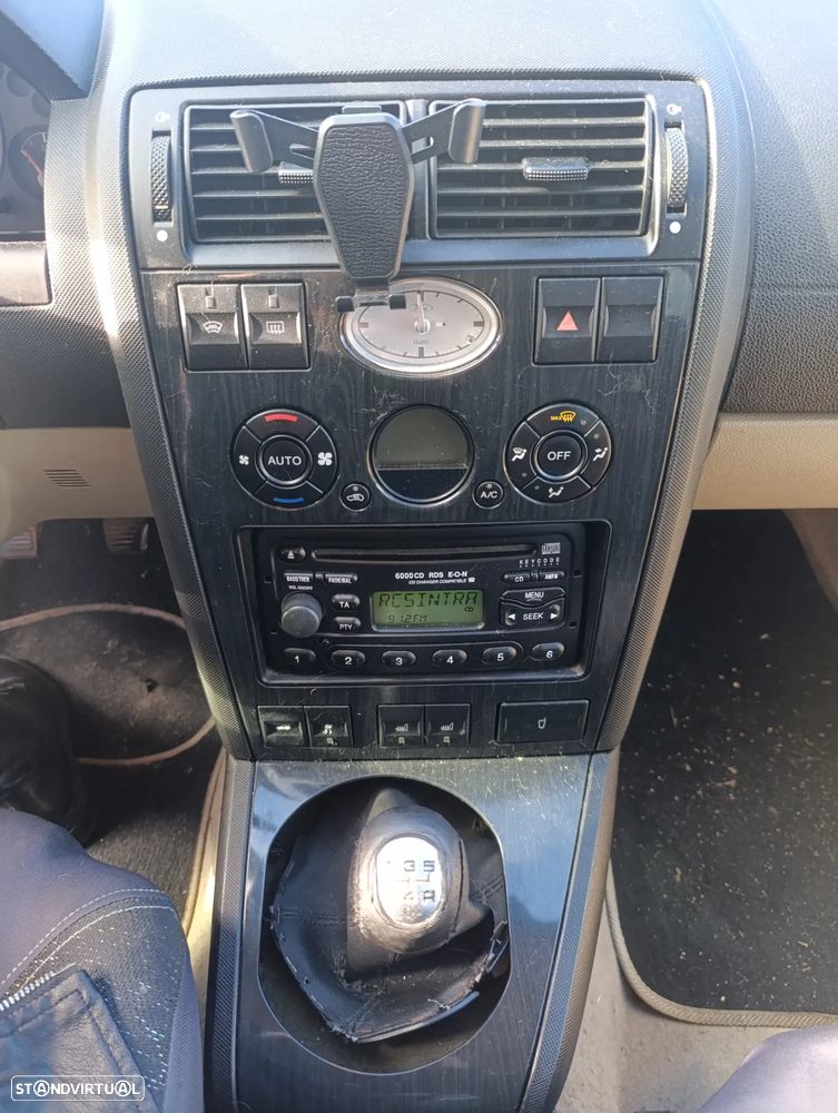 Ford Mondeo SW 2.0 TDCi Ghia - 13