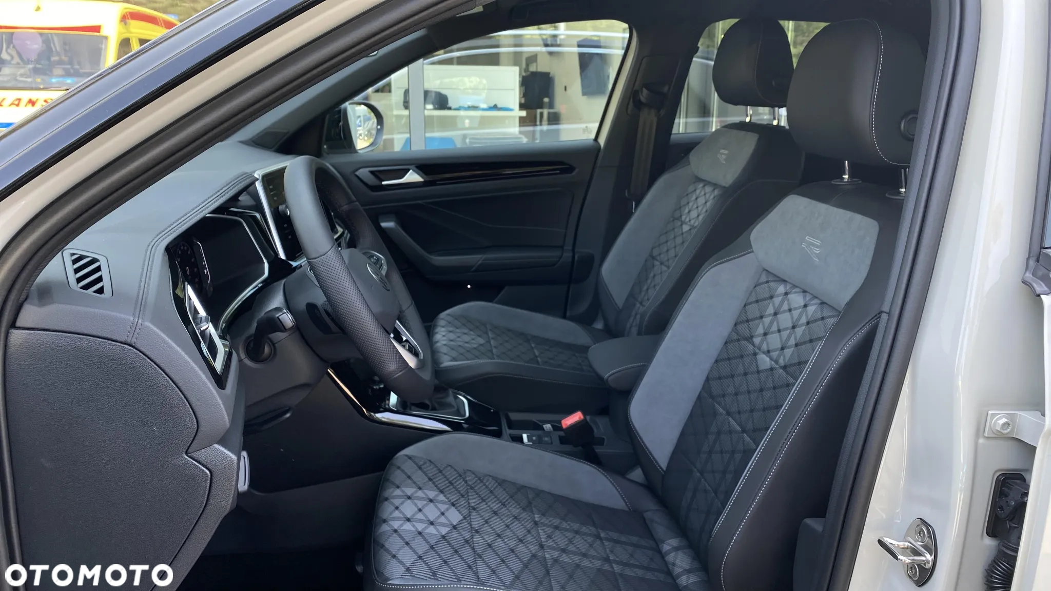 Volkswagen T-Roc 1.5 TSI R-Line DSG - 19