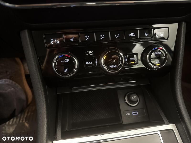 Skoda Superb 2.0 TSI Ambition DSG - 17