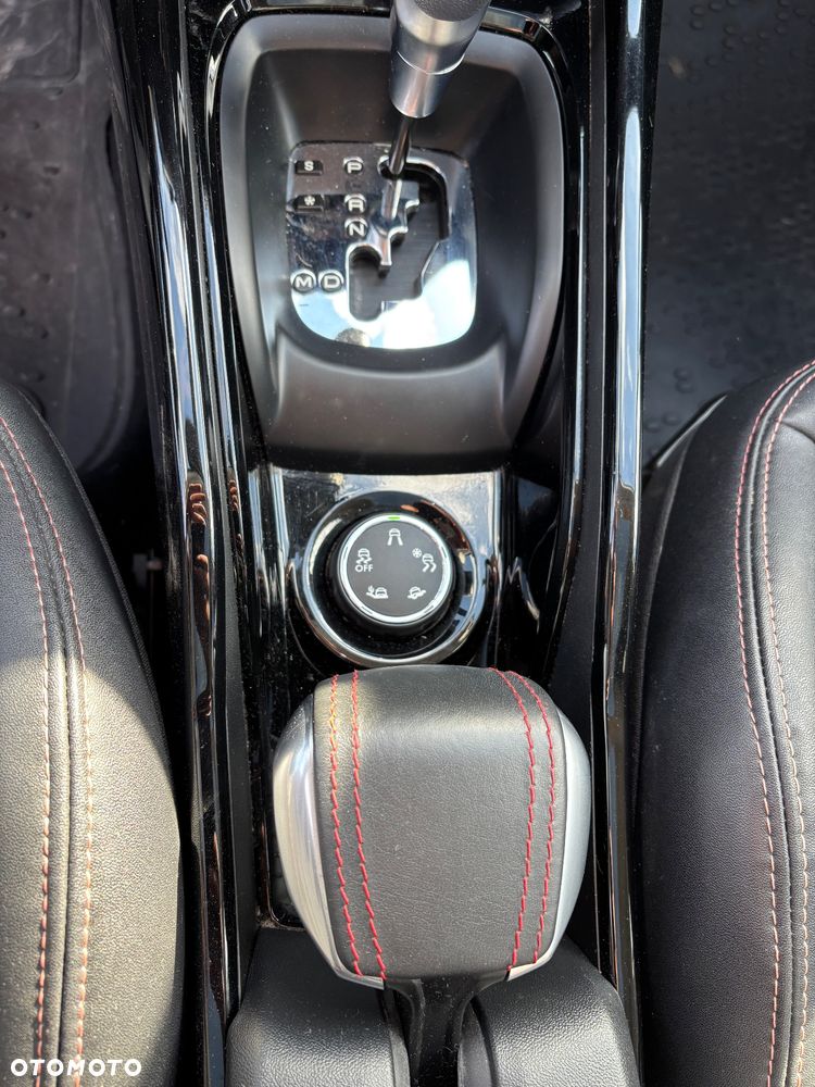 Peugeot 2008 1.2 PureTech GT Line S&S EAT8 - 12