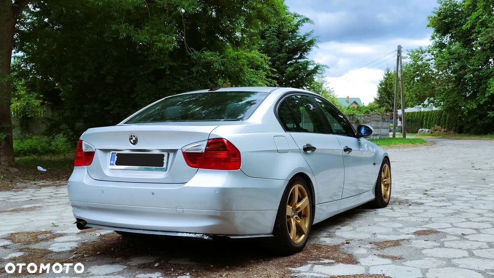 BMW Seria 3 320i - 5