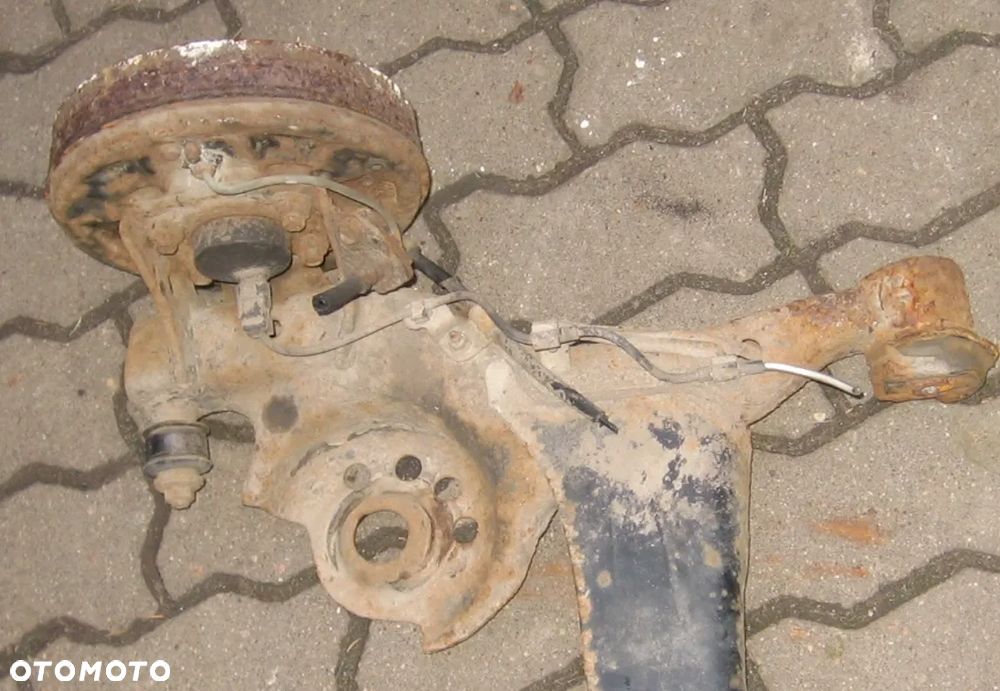 belka zawieszenie sanki tył TOYOTA YARIS I - 6