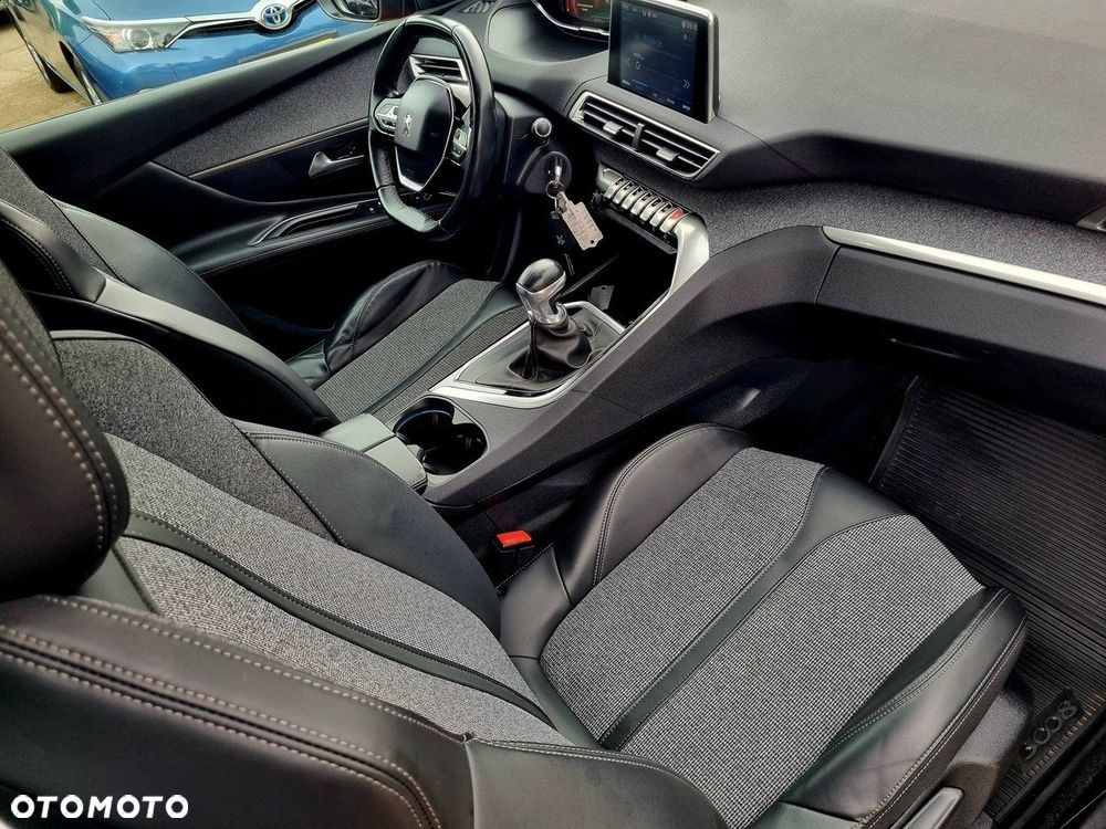 Peugeot 3008 1.5 BlueHDi Allure S&S - 18
