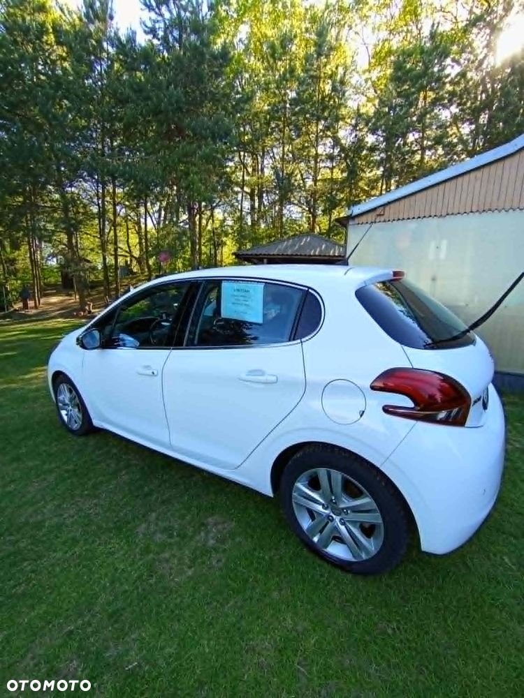Peugeot 208 PureTech 110 Stop & Start Allure - 2