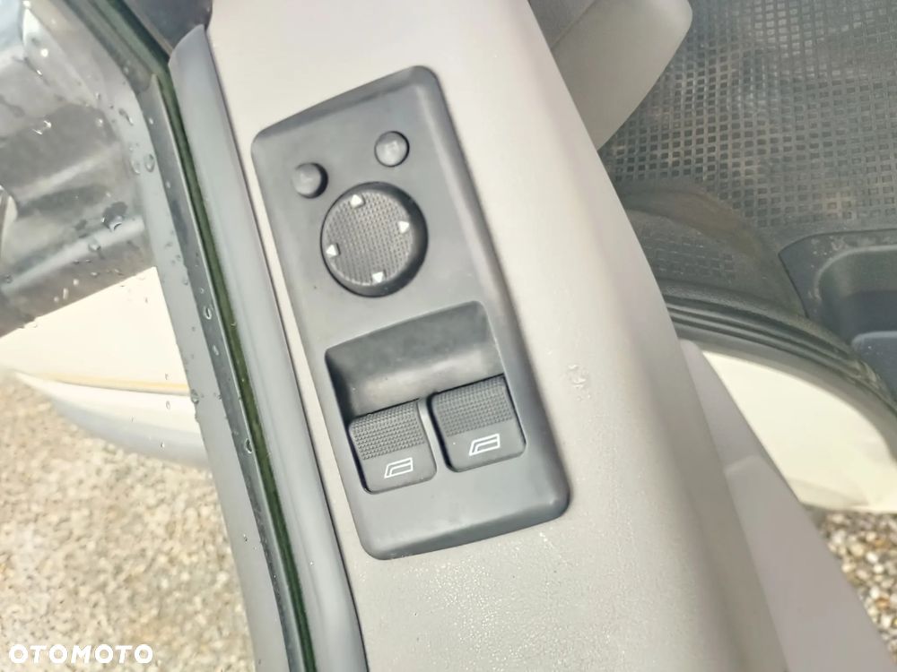 Volkswagen Transporter - 16