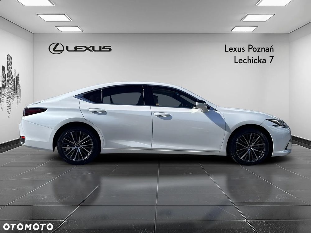 Lexus ES - 6