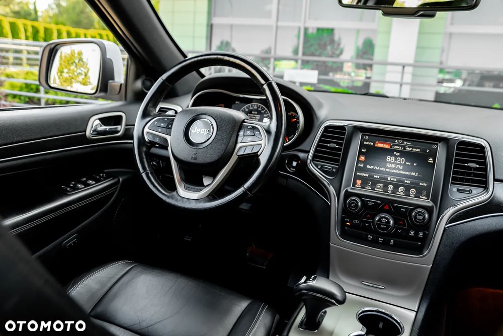 Jeep Grand Cherokee - 15