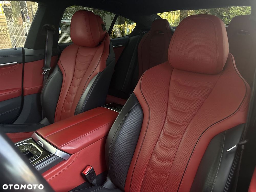 BMW Seria 8 - 19