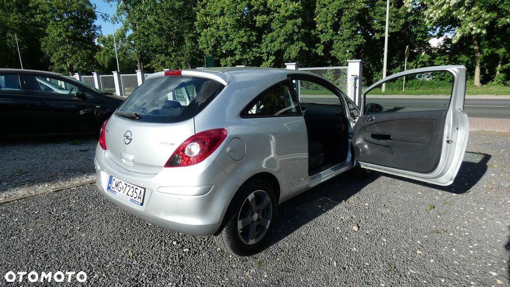 Opel Corsa 1.2 16V Enjoy - 13