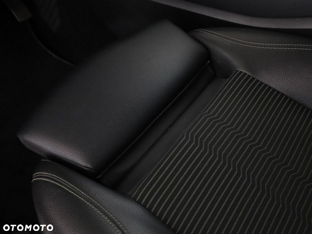 Mercedes-Benz Klasa A 220 7G-DCT Progressive - 39