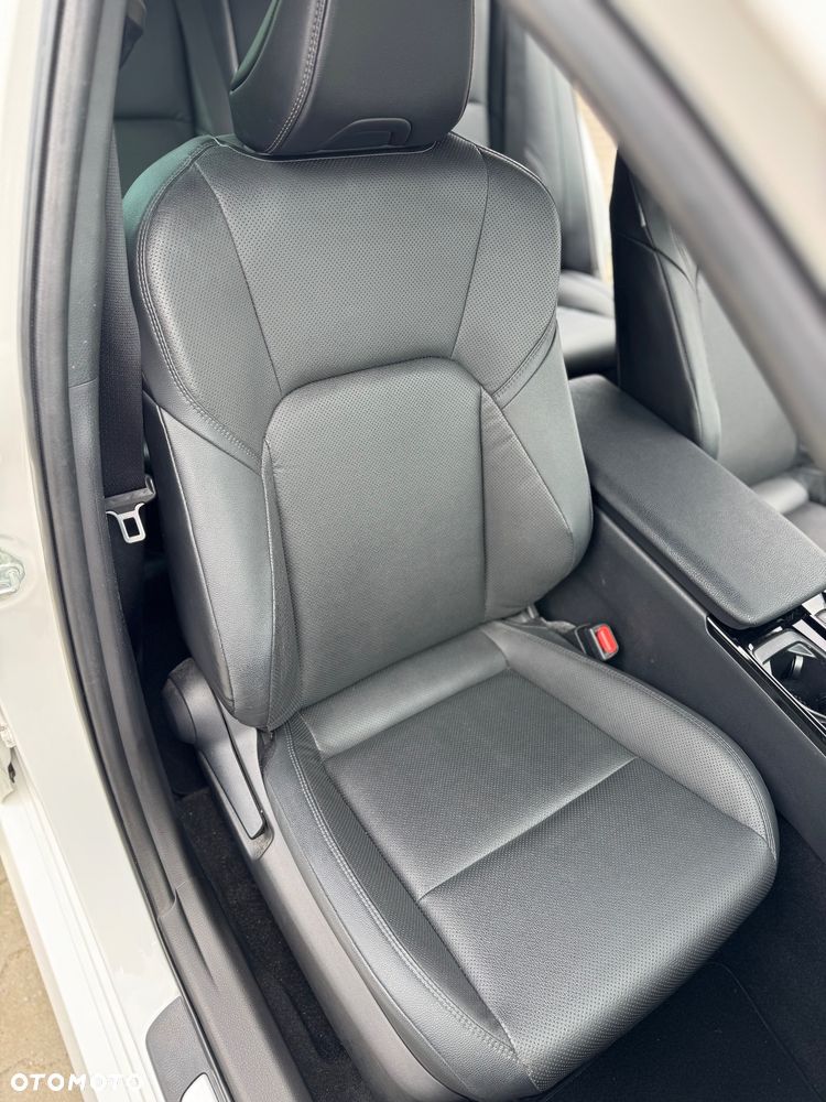 Toyota Camry 2.5 Hybrid Dynamic Force Comfort e-CVT - 20