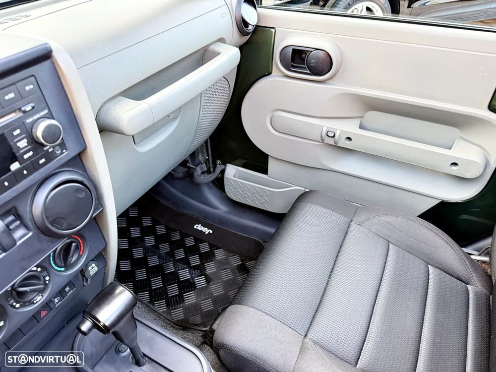 Jeep Wrangler 2.8 CRD ATX Sport - 18