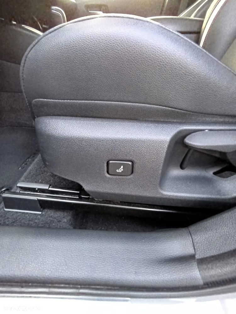 Toyota Corolla 2.0 Hybrid GR Sport - 11