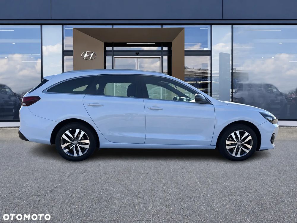 Hyundai i30 1.6 D Comfort DCT - 6