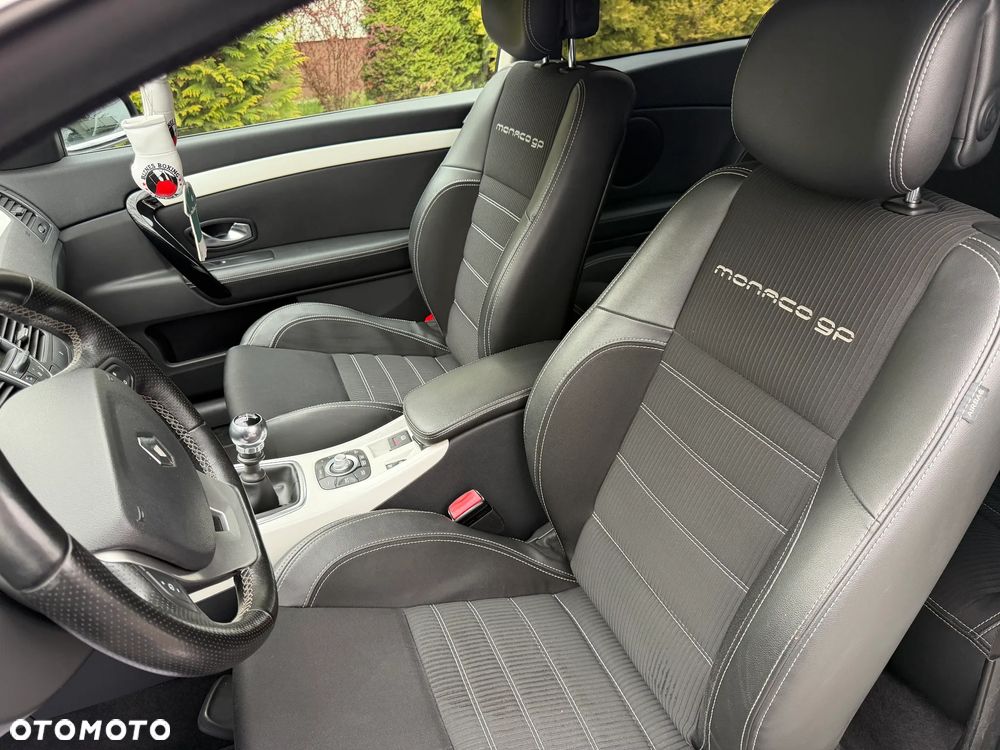 Renault Laguna 2.0 dCi Monaco GP2 - 2