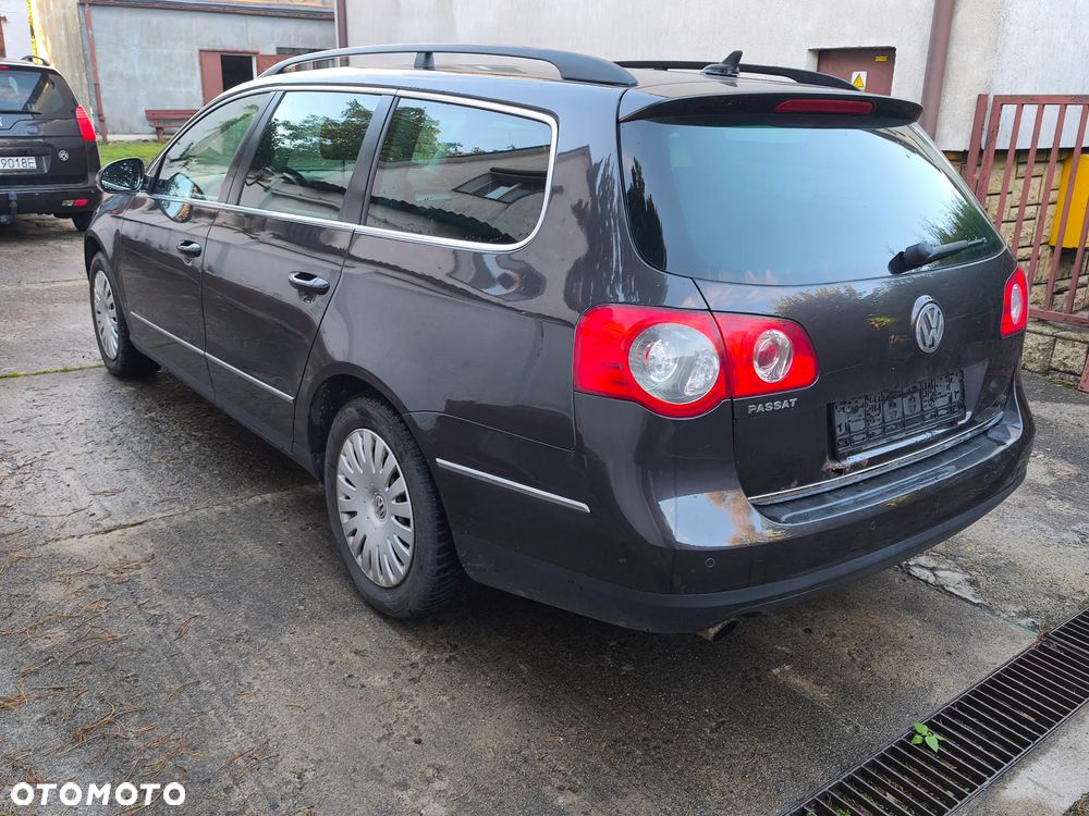 Volkswagen Passat 1.6 Comfortline - 4
