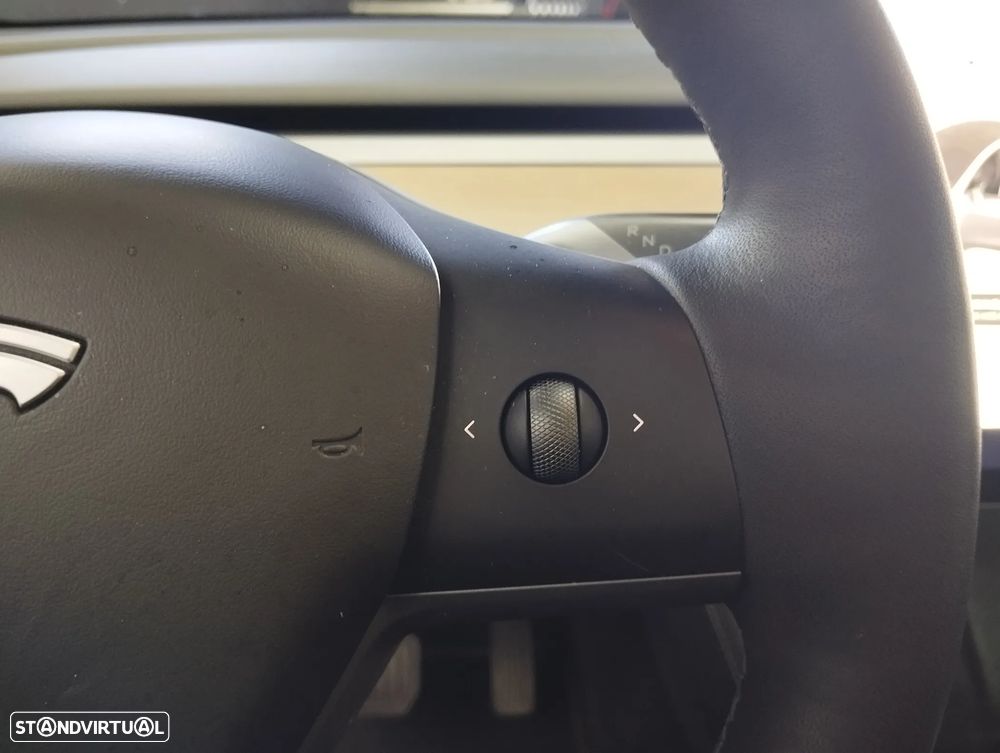 Tesla Model Y Long Range Tração Integral - 25