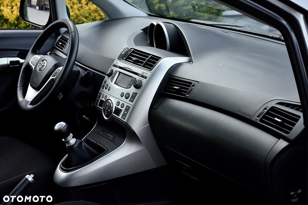 Toyota Verso 1.8 7-Sitzer Skyview Edition - 30