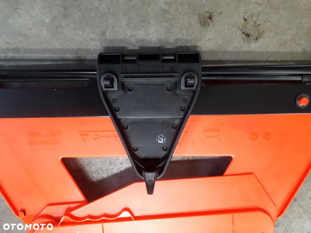 trójkąt ostrzegawczy sedan A6 C6 2.0 FSI TFSI BPJ - 2