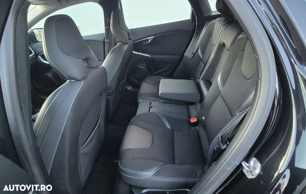 Volvo V40 D4 VEA Momentum - 10