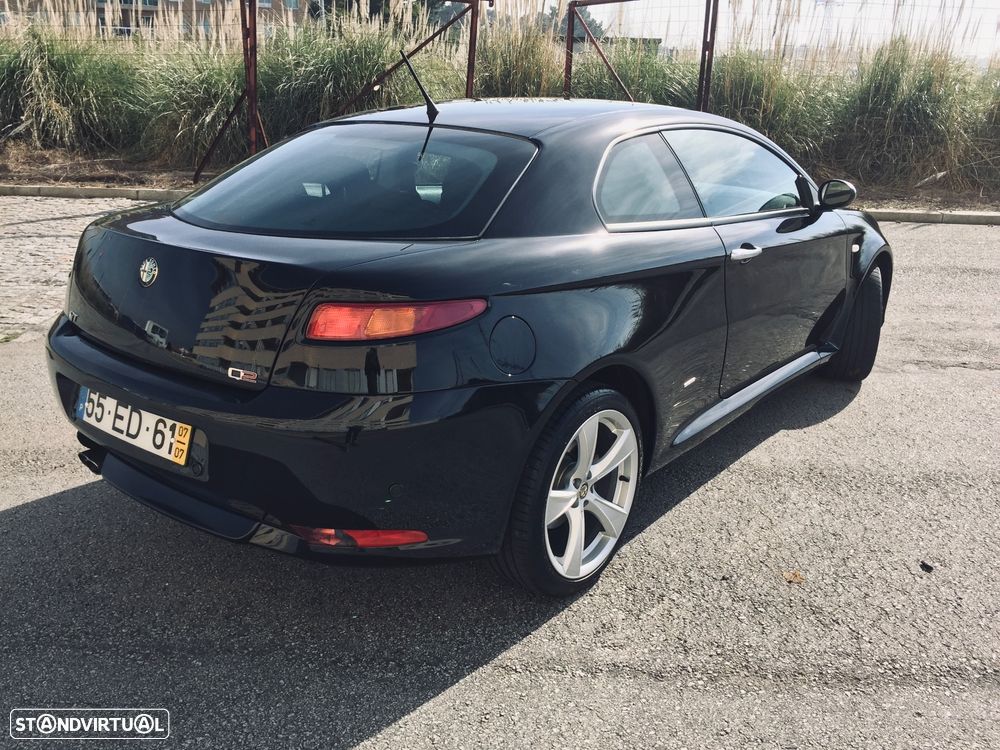 Alfa Romeo GT 1.9 JTD M-JET Q2 Distinctive - 2