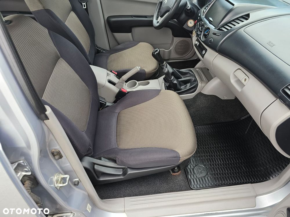 Mitsubishi L200 2.5 DID Invite - 13