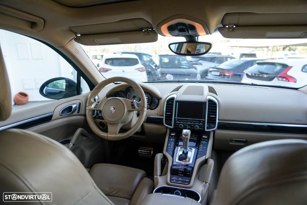 Porsche Cayenne - 29