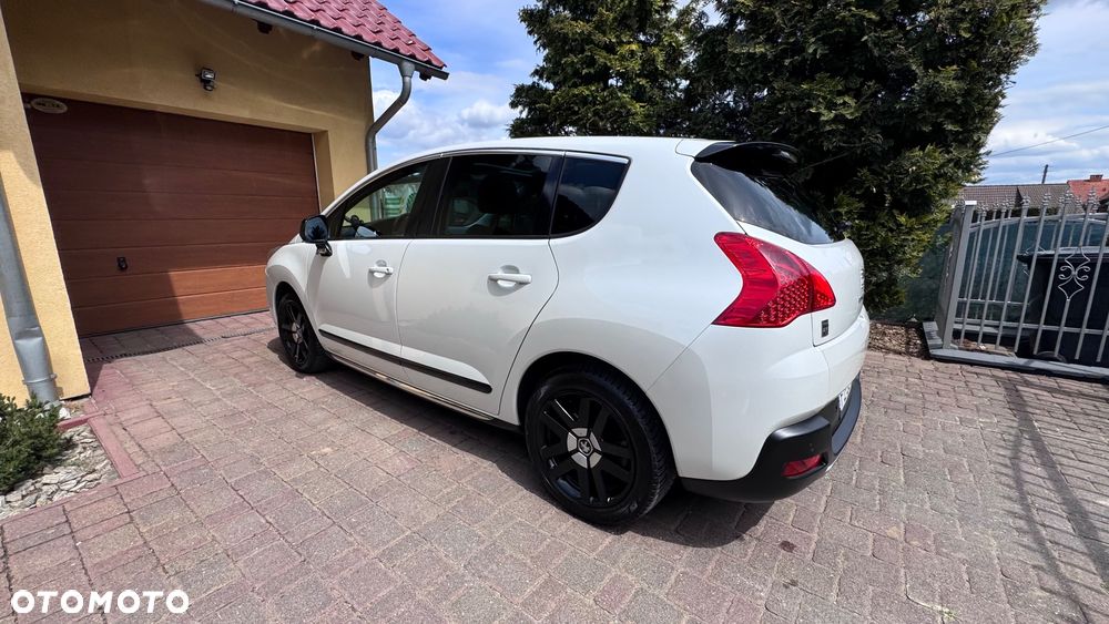Peugeot 3008 Hybrid4 - 6
