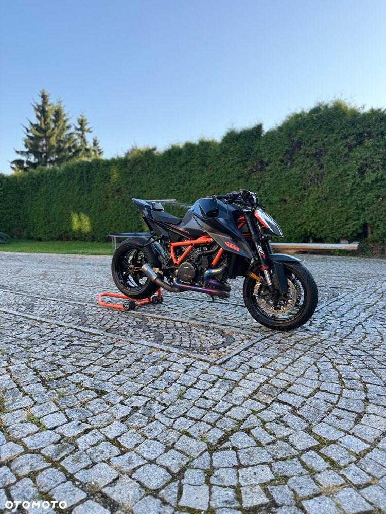 KTM Super Duke - 22