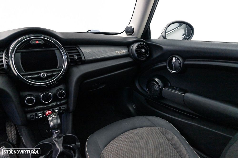 MINI 3 Portas Cooper D Aut. - 17