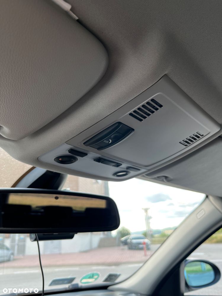 BMW Seria 3 320d - 25
