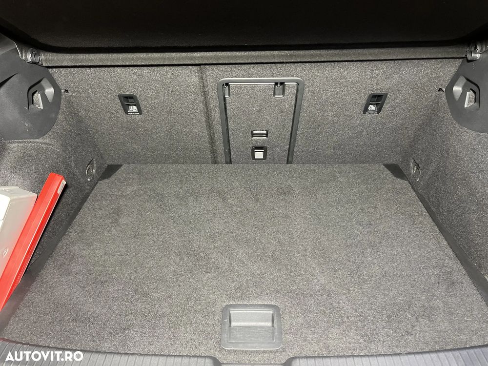 Volkswagen Golf - 28