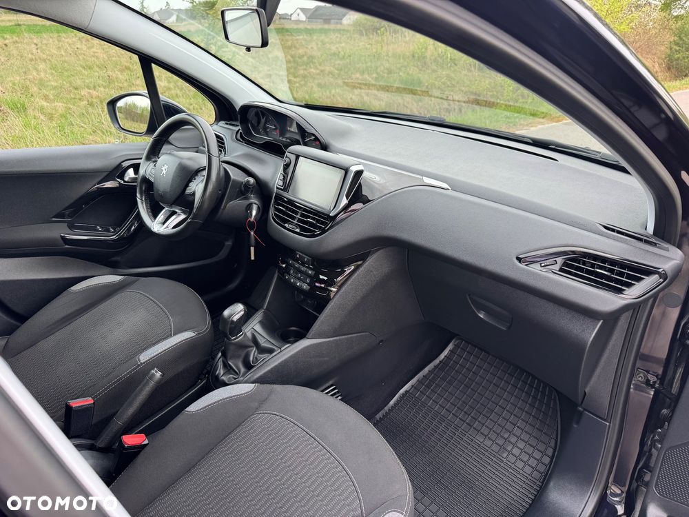 Peugeot 208 - 9