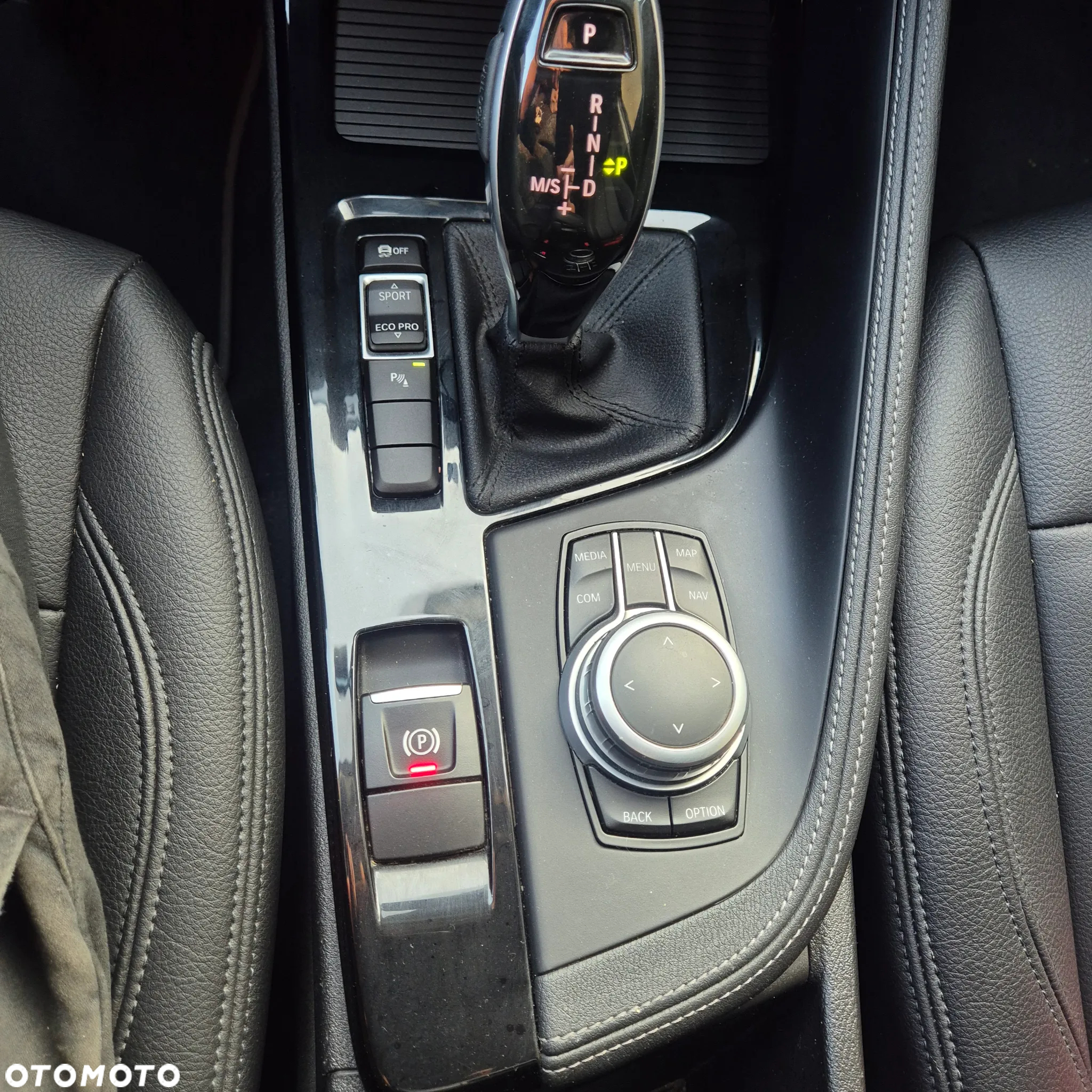 BMW X2 sDrive18i Advantage Plus - 32