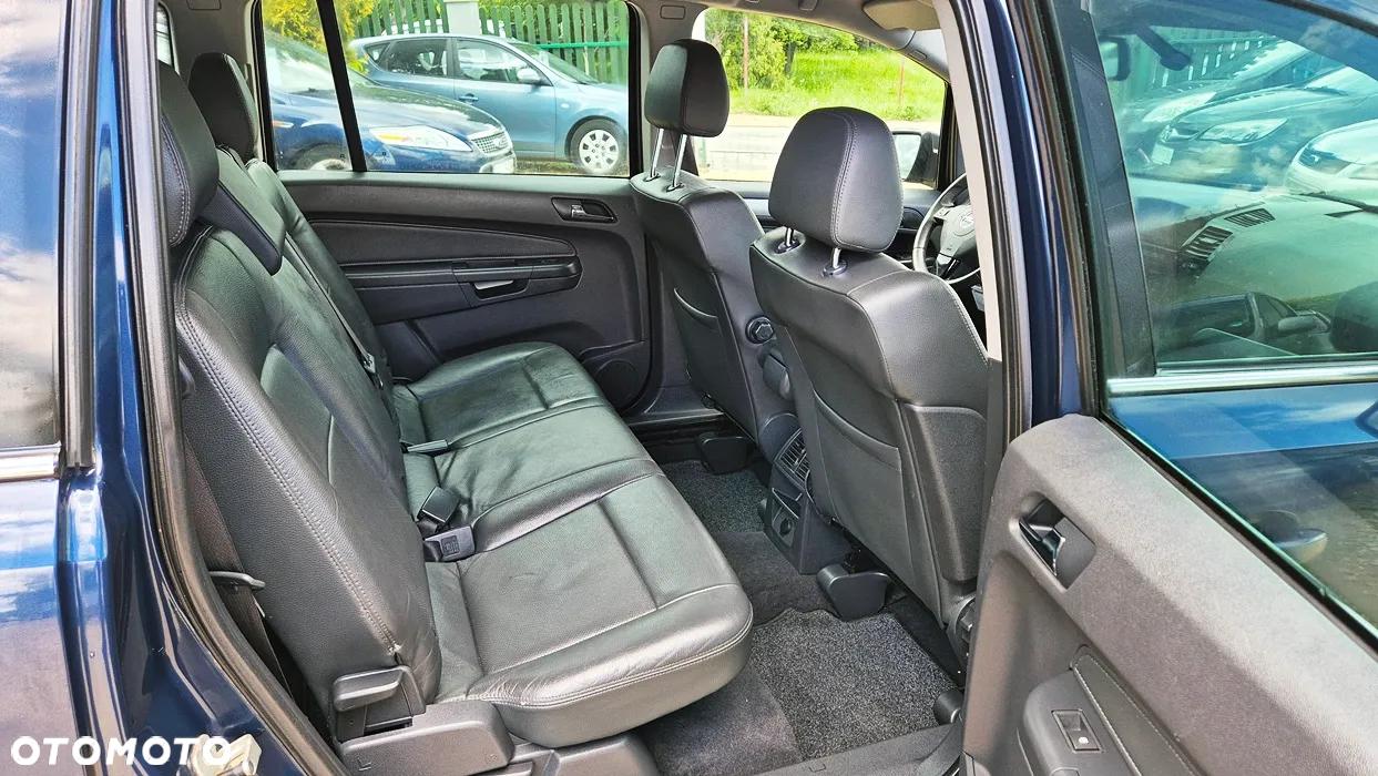 Opel Zafira 1.8 Cosmo - 36