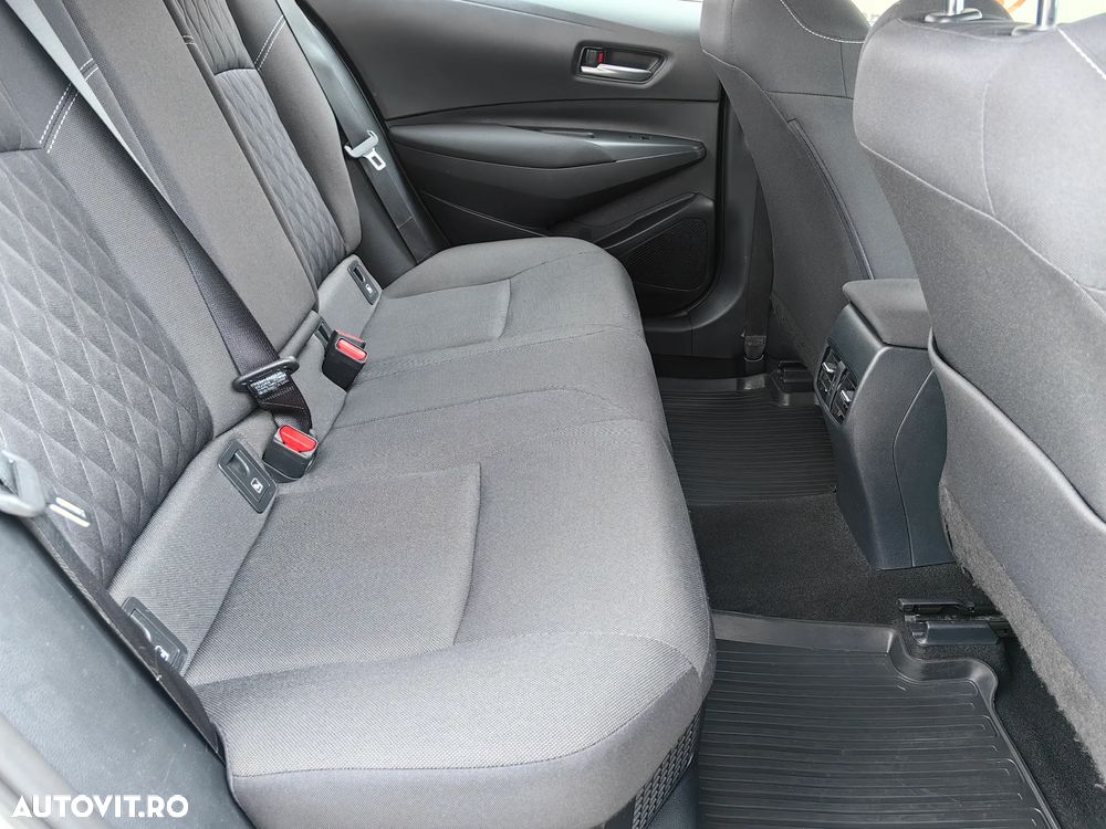 Toyota Corolla 1.8 HSD Business - 6