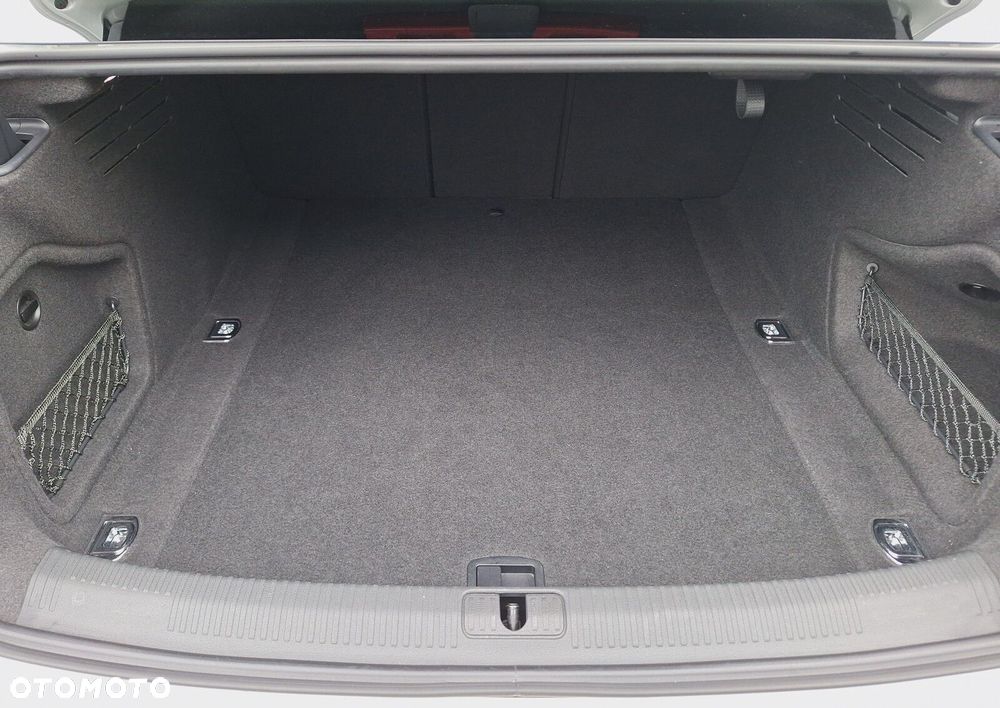 Audi A4 Limousine - 22