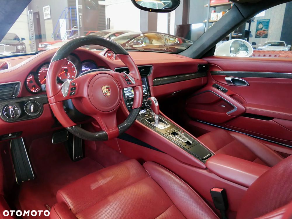 Porsche 911 Turbo S - 9