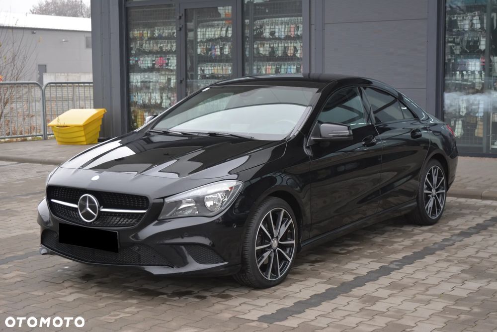 Mercedes-Benz CLA 180 7G-DCT StreetStyle - 12