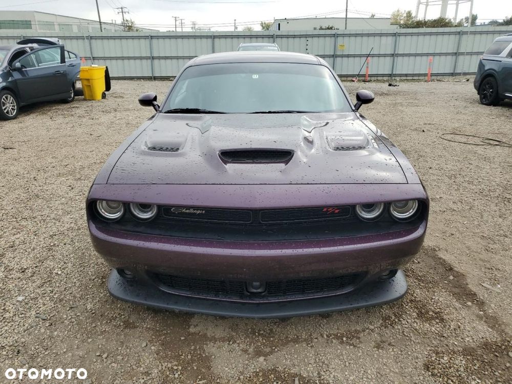 Dodge Challenger - 6