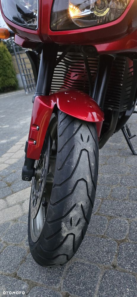 Yamaha FZ - 12