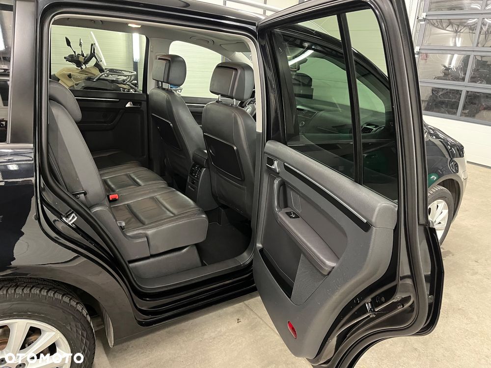 Volkswagen Touran 1.6 TDI DPF BlueMotion Technology Highline - 26