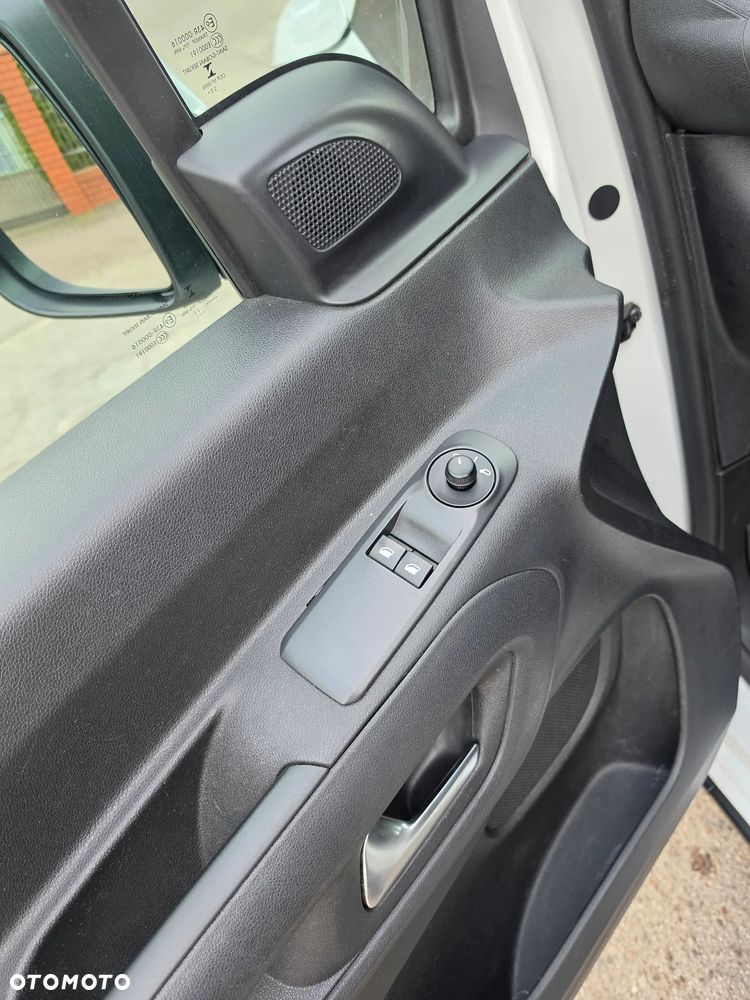 Peugeot Rifter Long 1.5 BlueHDI Allure - 26